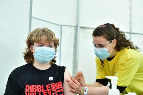 UK passes grim milestone of 7 MILLION Covid cases as another 41,192 test positive but deaths remain ..