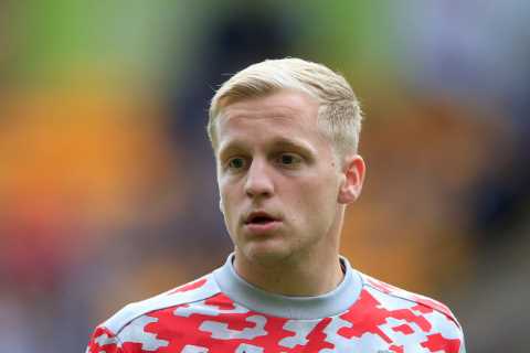 Donny van de Beek admits ‘it’s hard mentally’ to be frozen out of Man Utd team but welcomes..
