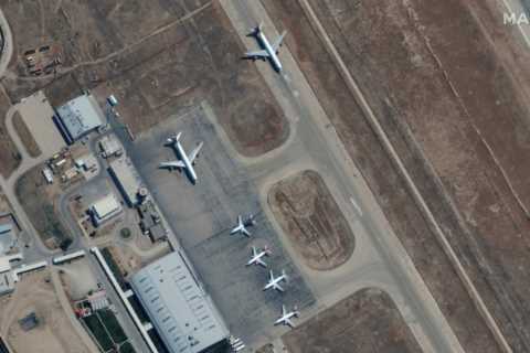 Charter Flights Delayed as U.S. and Taliban Struggle to Work Together