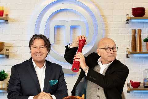 Who are the Celebrity MasterChef semi-final contestants?