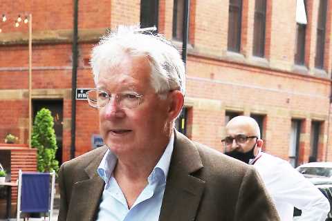 Sir Alex Ferguson, Ole Gunnar Solskjaer and David Gill have been pictured meeting up for lunch
