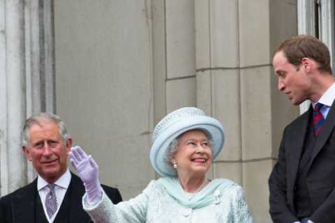 Prince Charles could rewrite constitution and let William take power after Queen dies, Diana’s..