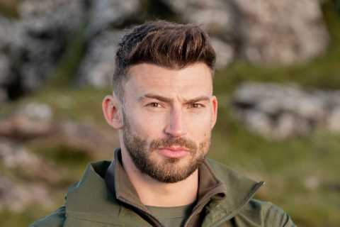 Jake Quickenden rushed to hospital after ‘ripping tendons off bone’ in horror injury while filming..