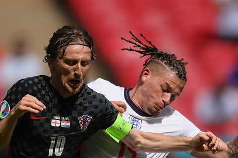 Man City chasing Kalvin Phillips as transfer replacement for Fernandinho with Leeds’ England star..
