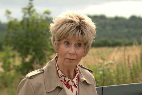 Emmerdale fans left blushing by two VERY cheeky sex jibes in dirty talk nobody saw coming