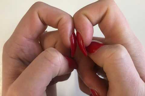 How the ‘diamond gap’ finger test can tell you if you’re at risk of lung cancer