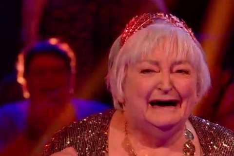 Beat The Chasers star demands Bradley Walsh apologise after he said she ‘completely scammed’ the..
