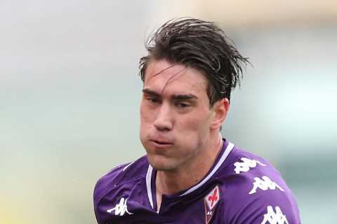 Arsenal and Man City in Dusan Vlahovic transfer boost as Fiorentina admits striker could snub new..