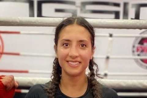 Meet Nicole Barke – nicknamed the Burmese Python – the newest star of women’x boxing who started as ..