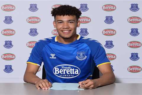 Everton announce Francis Okoronkwo transfer for £1m from Sunderland after 17-year-old stars at..
