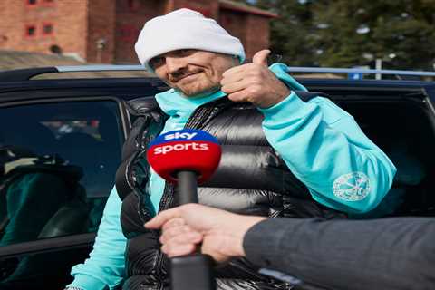 Oleksandr Usyk sends message to Anthony Joshua after he &amp; team arrive in London wearing..