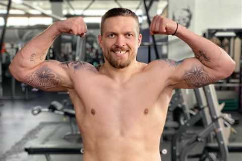 Watch Oleksandr Usyk show off silky dance moves in training ahead of Anthony Joshua showdown as he..
