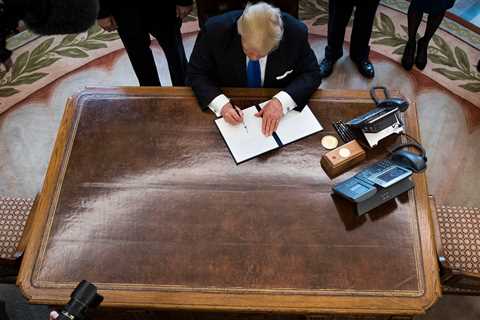 Democrats Begin Effort to Curb Post-Trump Presidential Powers