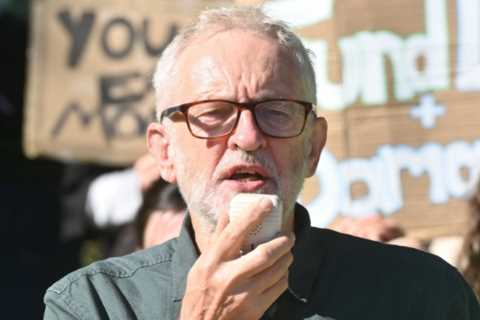 Labour in civil war on eve of conference as Jeremy Corbyn gangs up with union bosses to savage Keir ..