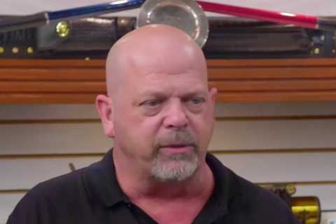 Pawn Stars’ Rick Harrison buys massive basketball card collection for $25K after he’s shocked by..