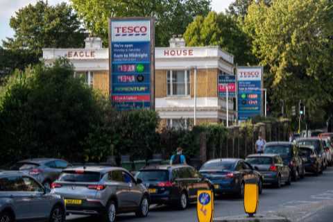 Drivers face confusion over petrol crisis after day of panic, U-turns and Government chaos