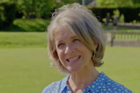Antiques Roadshow guest refuses to sell after expert reveals hidden message in great-grandmother’s..