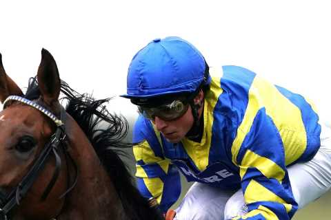 Retirement hinted for Stradivarius as staying star loses out in France to Alan King’s Trueshan in..