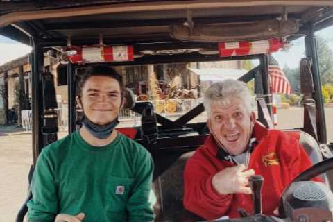 Little People’s Matt Roloff &amp; ex-wife Amy kick off pumpkin season with wagon tour, spooky..