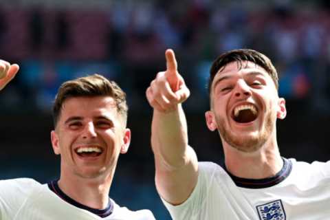 Chelsea’s Mason Mount reveals who’s best dancer between him and pal Declan Rice and brands West Ham ..