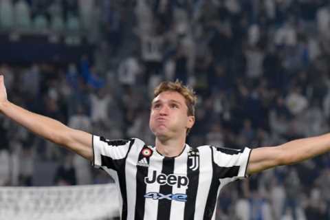 Rio Ferdinand slams Man Utd for failing to sign Juventus star Federico Chiesa as Chelsea prepare..