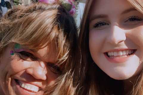 Pregnant Isabel Roloff is all smiles in rare selfie with mother-in-law Amy during pumpkin season at ..