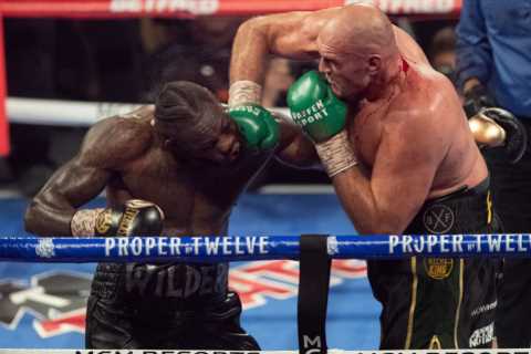 Tyson Fury brilliantly hits back at Deontay Wilder’s ‘steam train’ post with brutal snap of him..