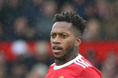 Sir Alex Ferguson would have dropped Fred ‘for a month’ for Everton blunders, warns ex-Man Utd star ..