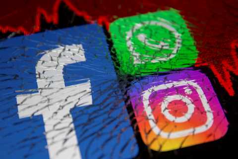 Facebook’s outage frustrates advertisers heading into the holiday season.