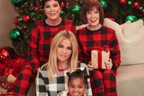 Khloe Kardashian looks unrecognizable with blue eyes for new Christmas ad with mom Kris, grandma MJ ..