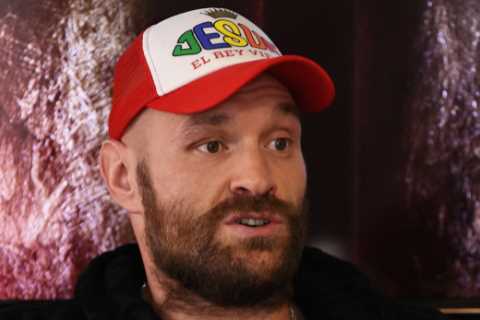 Tyson Fury keeping his tackle in his pants in Las Vegas despite masturbating SEVEN times a day..