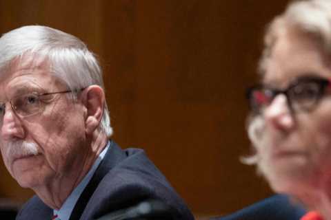 Francis Collins, Who Guided N.I.H. Through Covid-19 Crisis, Is Exiting