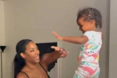 DWTS’ Kenya Moore lifts &amp; twirls daughter Brooklyn, 3, in adorable video as RHOA star rehearses ..