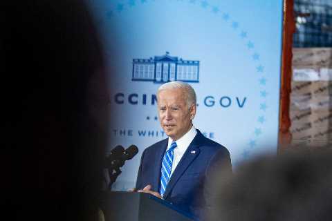 Biden, Awaiting an OSHA Rule, Urges Companies to Require Vaccinations