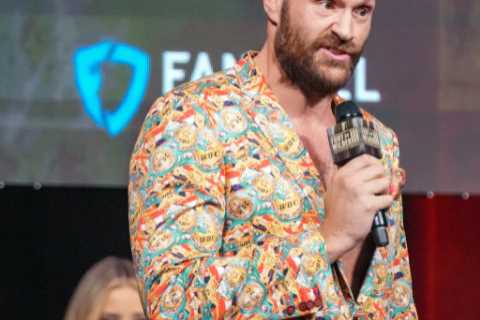 Tyson Fury warned not to let collapse of £200m Anthony Joshua ‘gravy train’ distract him ahead of..