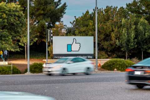 Facebook and its apps suffer another outage.