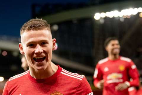 Man Utd legend Robson thinks McTominay is being wasted in deeper role and Solskjaer should play him ..