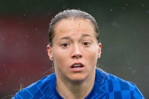Kirby and White make Ballon d’Or shortlist as Barca’s Graham Hansen dismisses women’s award snub