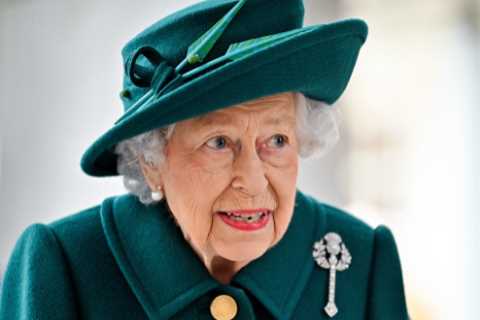 The Queen deserves a happy Christmas after annus horribilis 2021