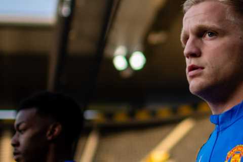 Man Utd flop Donny van de Beek ‘in transfer talks to end Old Trafford hell as Juventus view January ..