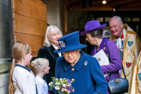 Aussie TV host Karl Stefanovic mocks the Queen after joking royal could use new walking stick to..