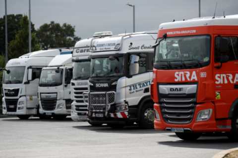 Only 20 HGV licences granted for EU workers to help shift Britain’s huge cargo backlog