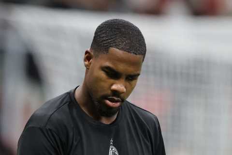Mike Maignan out for ten weeks as AC Milan goalkeeper undergoes surgery after getting injured..