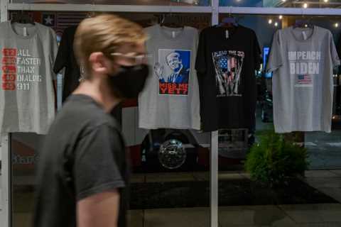 At Rallies, Trump Fans Wear Their Grievances