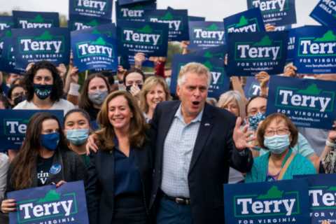 Terry McAuliffe’s Other Obstacle in Virginia Race: Democrats’ Apathy