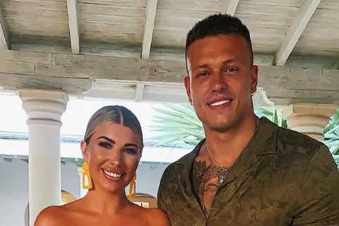 Olivia &amp; Alex Bowen admit their ‘nightmare’ younger selves never would have dated without Love..