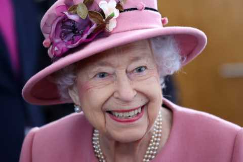 Queen is hiring a cleaner for Buckingham Palace – you don’t need any experience but pay could be as ..