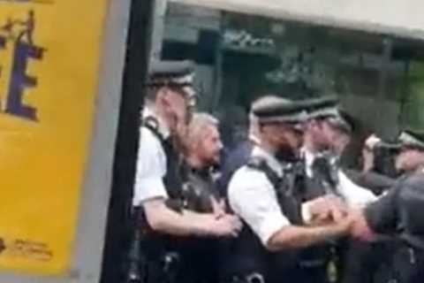 Dramatic moment anti-vaxx mob swarm Michael Gove in terrifying scenes just days after Sir David..