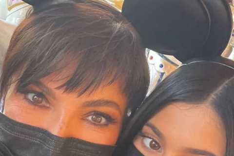 Pregnant Kylie Jenner ditches filter in new video after blackfishing accusations as she tours..