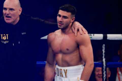 Tommy Fury’s dad John backs Love Island star to ‘smash’ Jake and Logan Paul but says YouTubers..